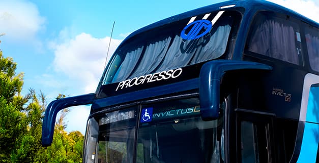 Caminhão Progresso Log em movimento