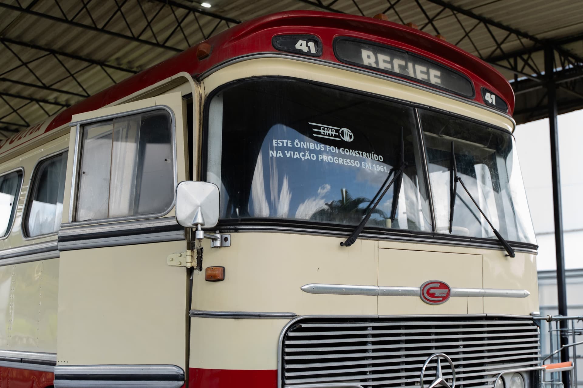 Ônibus antigo da Progresso